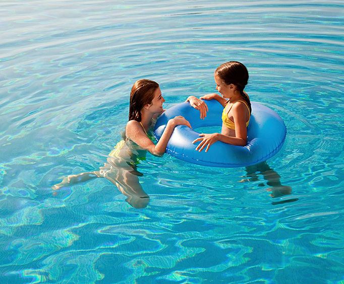 Outdoor Swimming Pool of Ramada Branson Hotel and Resort