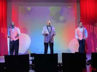 Doo Wop & The Drifters Performing
